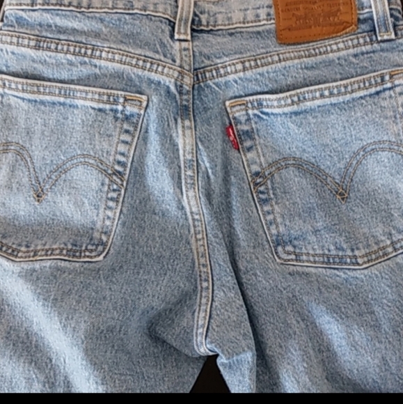 Levis Premium Wedgie Straight High Rise Jeans - Picture 7 of 8